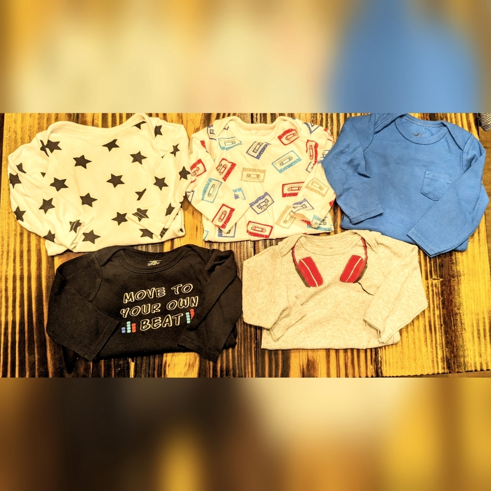 Little Treasures onesies size 6-9 months